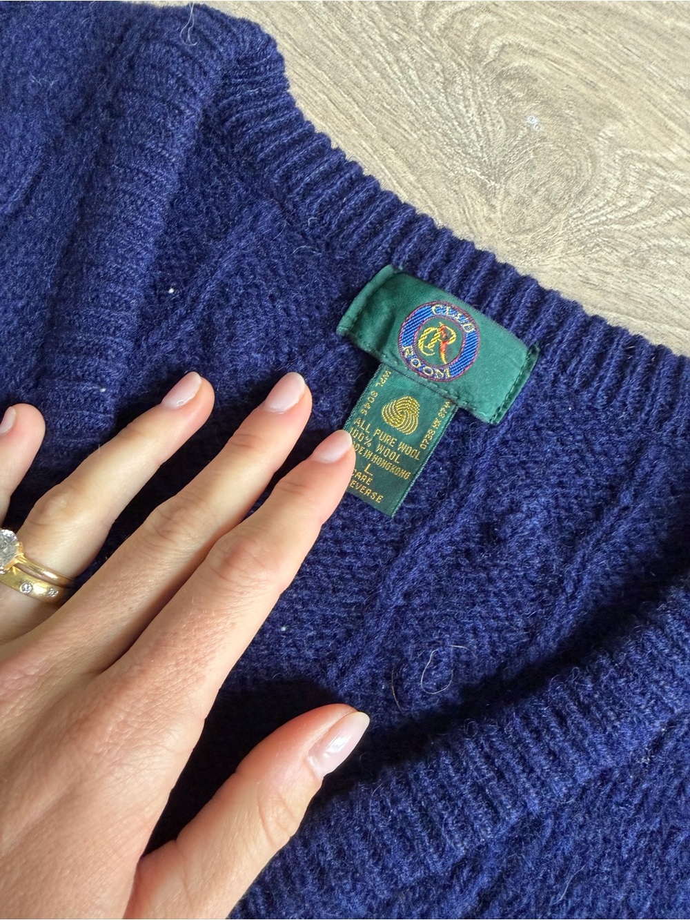 Vintage Deep Blue Cable V-Neck Sweater - Picture 3 of 3